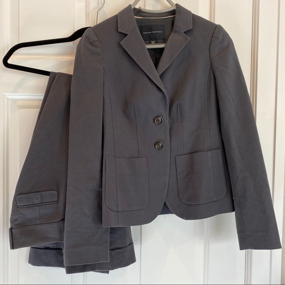 W’s Banana Republic Suit, 00